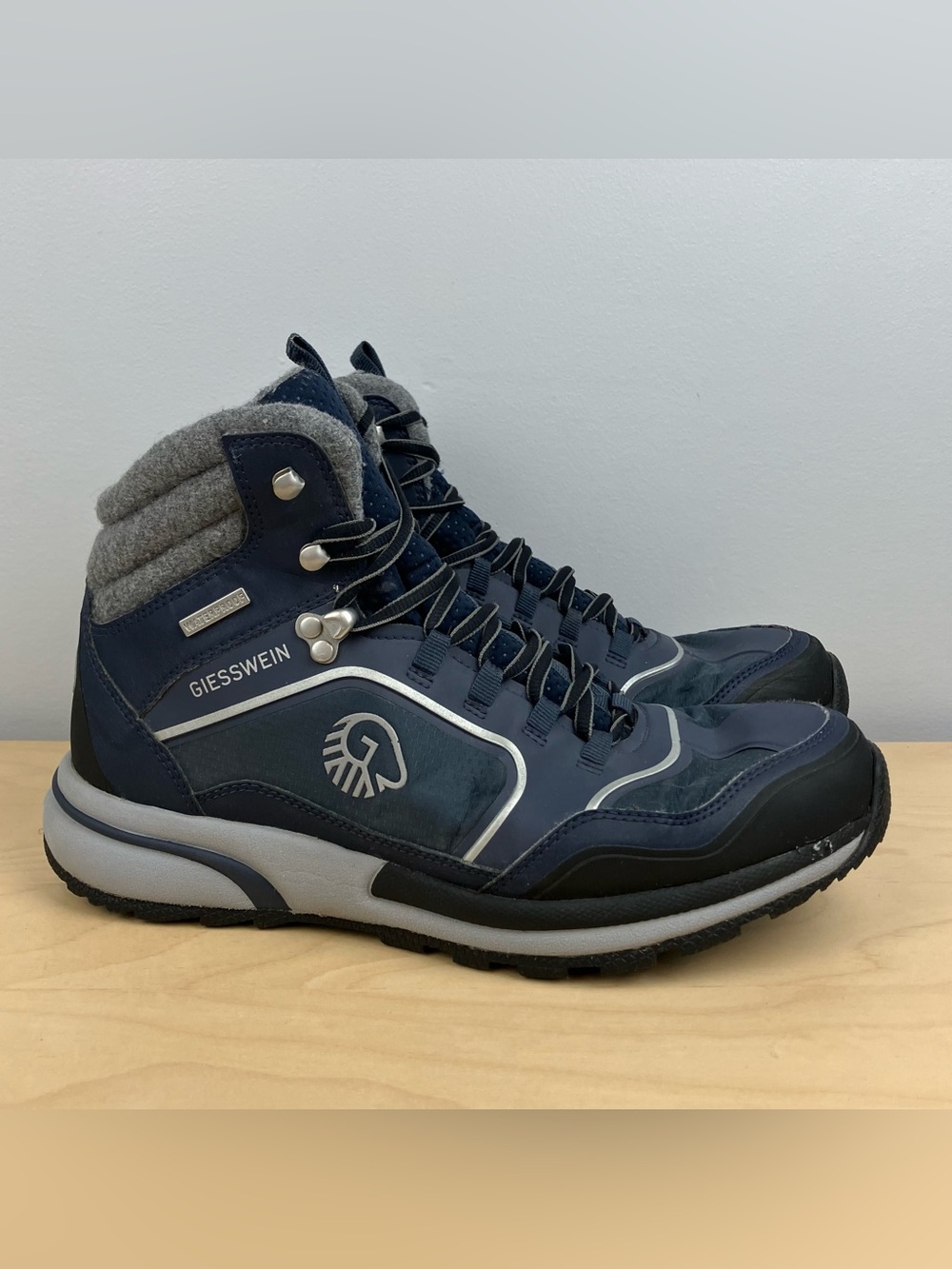 Giesswein Men’s Size 42 / 9.0 Wool Cross X Alpine Waterproof Boots Blue (Flaw)